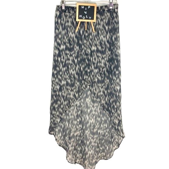 Express Lightweight Flowy Patterned High Low Skirt Skort Gray Size Small - Picture 2 of 14